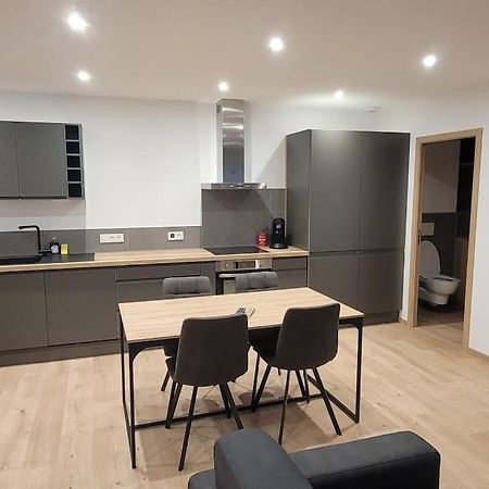 Superbe Appartement T2 Climatise, Idealement Situe Ugine Kültér fotó