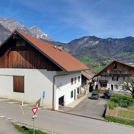 Superbe Appartement T2 Climatise, Idealement Situe Ugine Kültér fotó