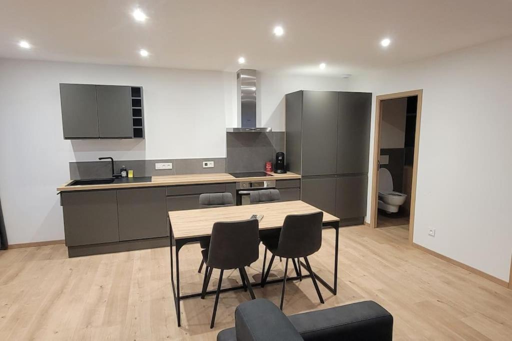 Superbe Appartement T2 Climatise, Idealement Situe Ugine Kültér fotó