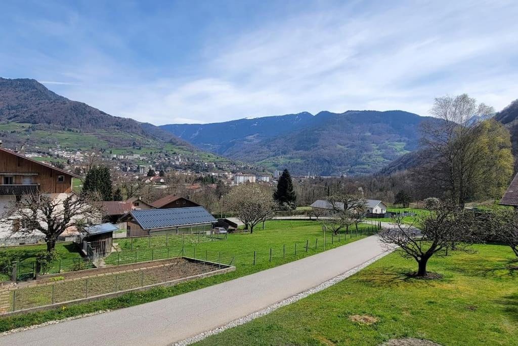 Superbe Appartement T2 Climatise, Idealement Situe Ugine Kültér fotó